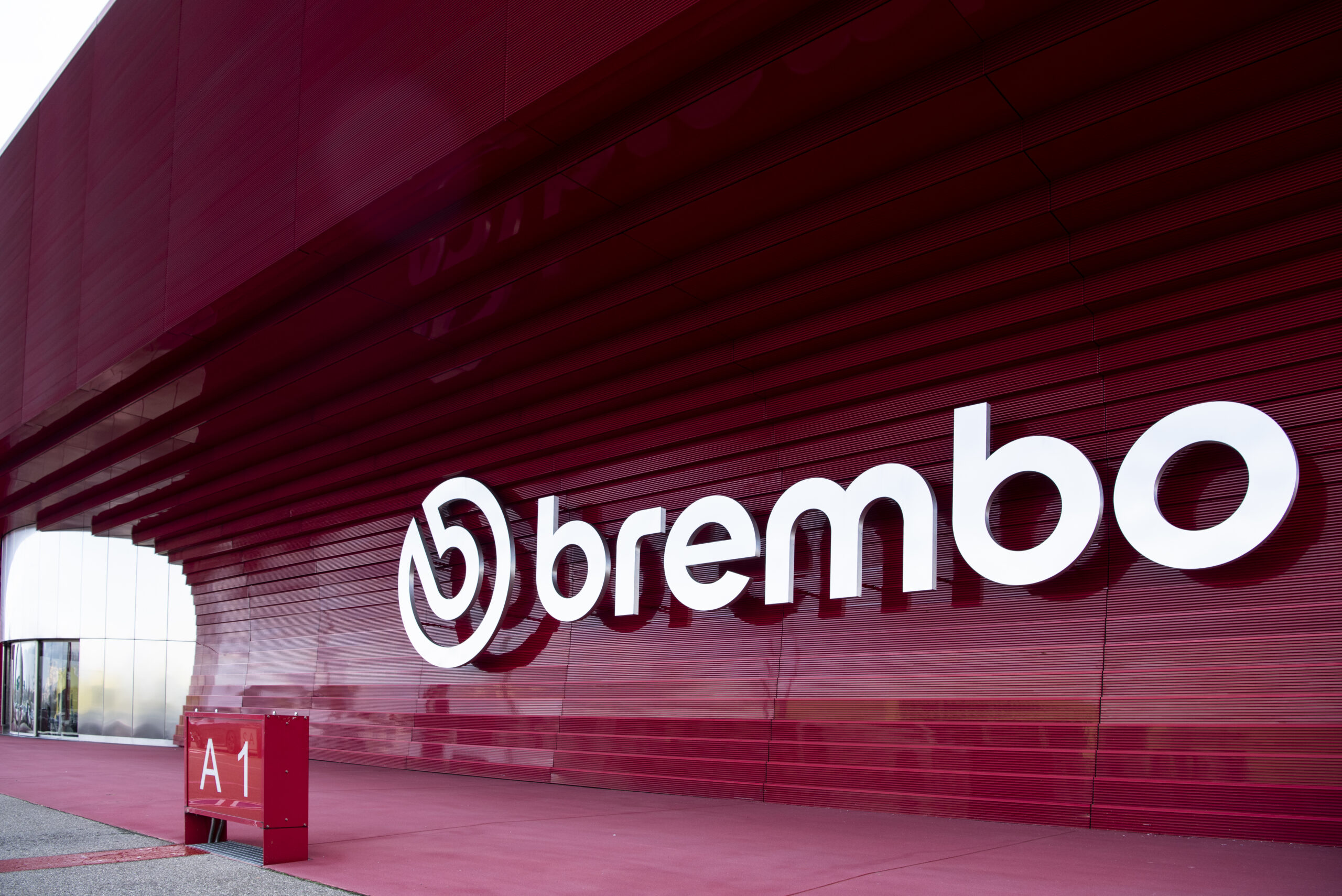 Brembo cade in Borsa 6 sul trasloco in Olanda. Per gli